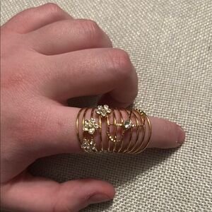 Elegant Gold Floral Ring